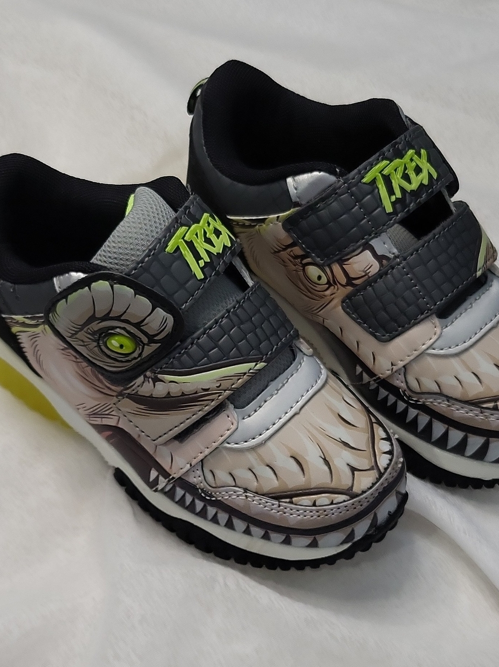 Jurassic World Kids' Dinosaur Graphic Sneakers in Gray and Green With Lights
